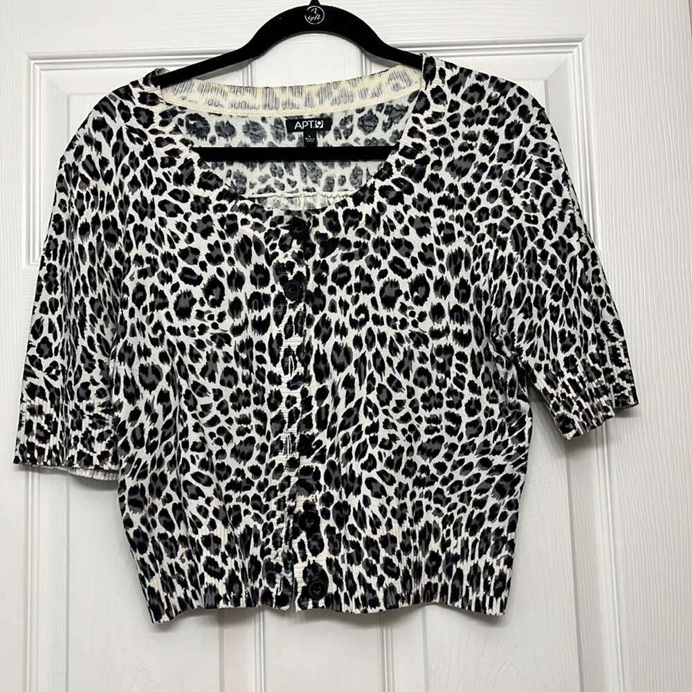 Cropped sweater